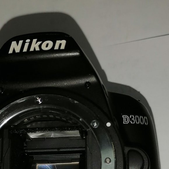 As New Nikon D3000 Digital Camera; 10 MegaPixel, Point and Shoot or Manual Cntrl - Picture 5 of 6